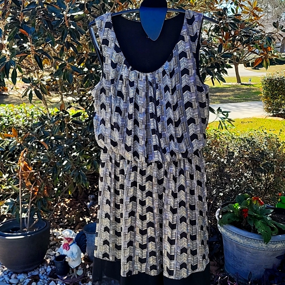 AGB dress yellow,white, and black